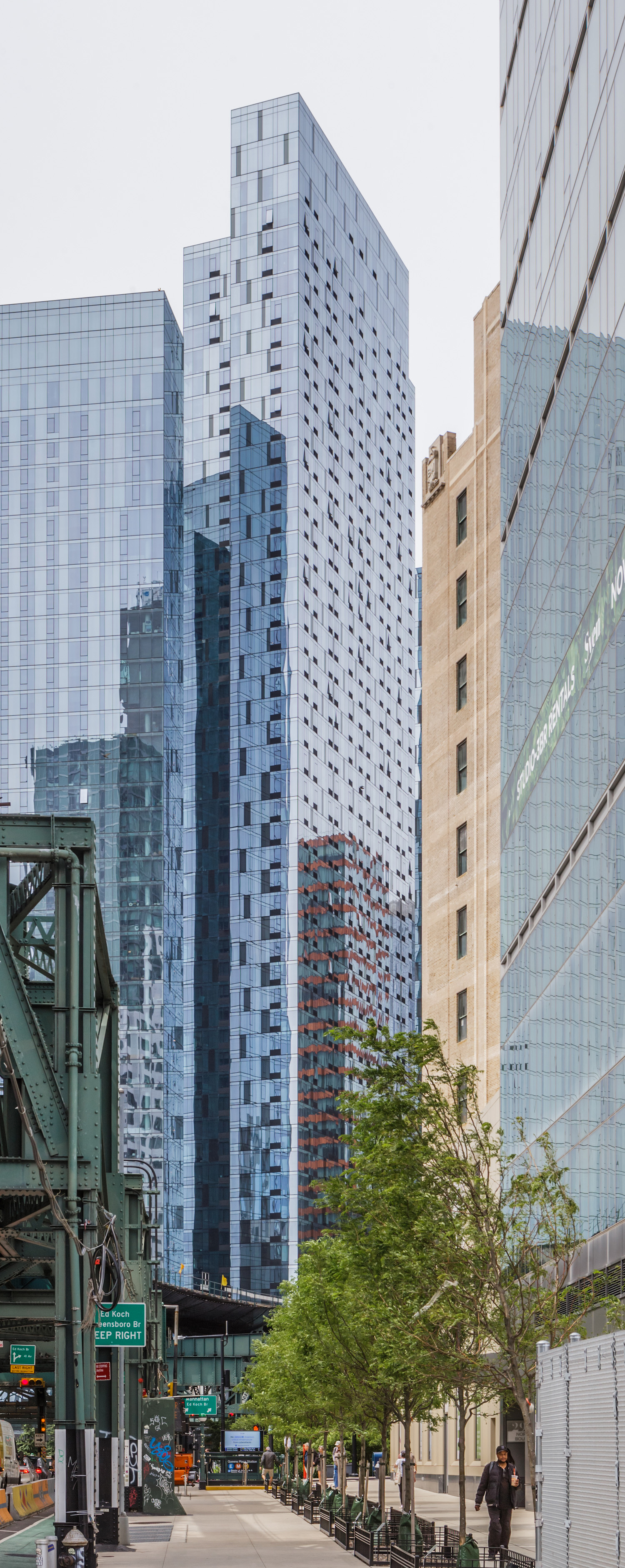 1 Jackson Park, New York City - View from Northern Boulevard. © Mathias Beinling